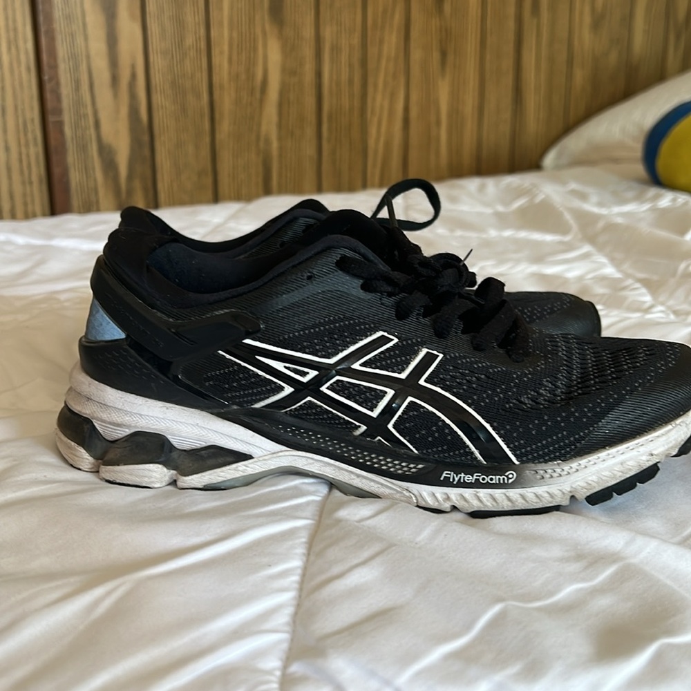 AASICS walking shoe 7.5